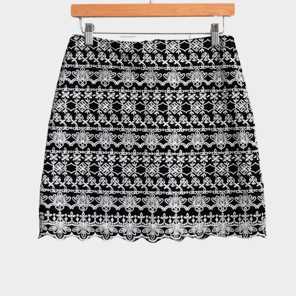 LOFT Embroidered Scalloped Edge Mini Skirt Size 2 - Picture 1 of 7
